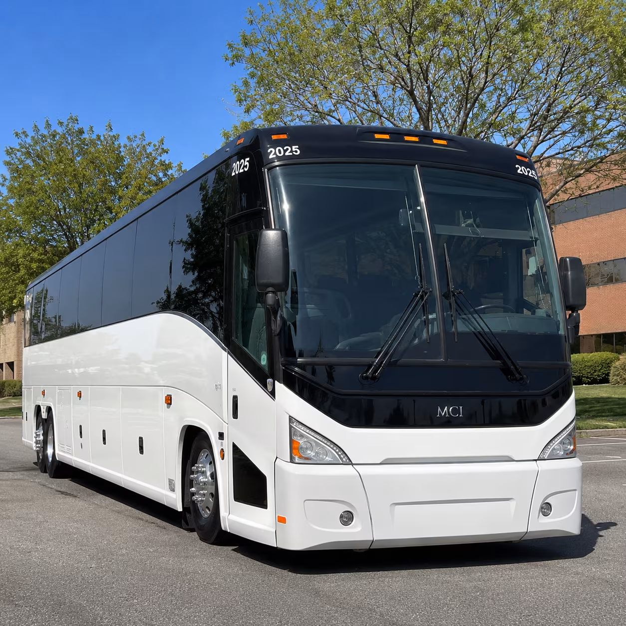Chattanooga Airport Shuttle & Transportation party bus exterior