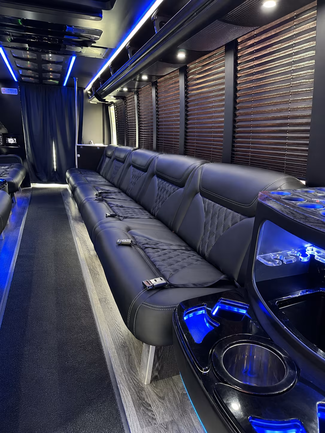 Chattanooga Birthday, Sweet 16, & Quinceañera Transportation party bus exterior