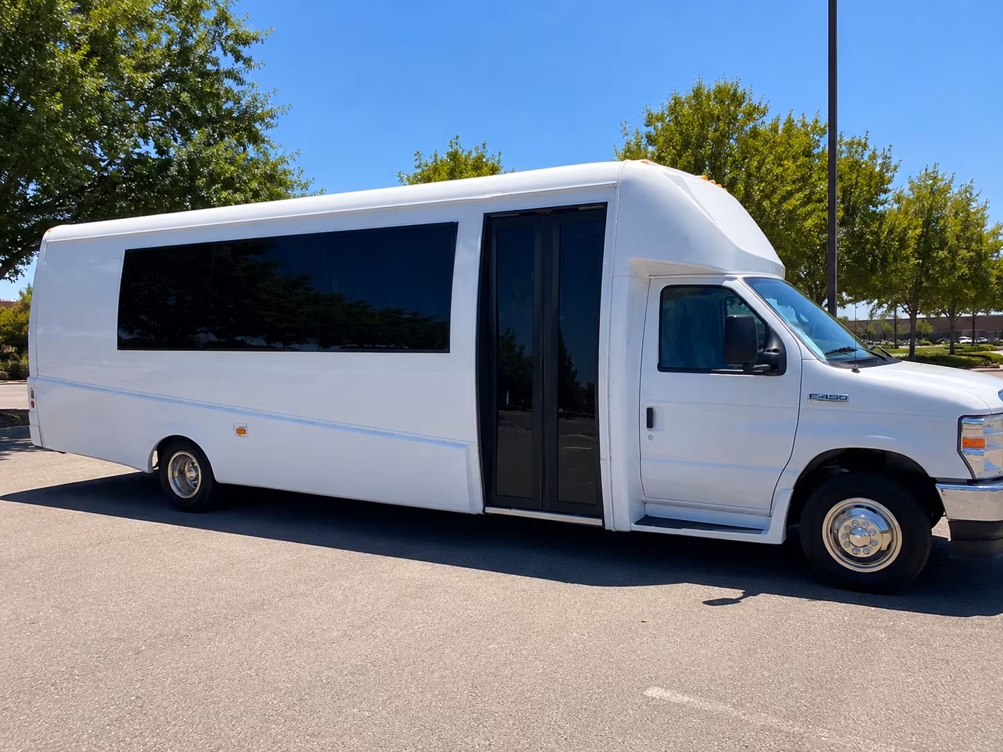 Chattanooga Birthday, Sweet 16, & Quinceañera Transportation party bus interior