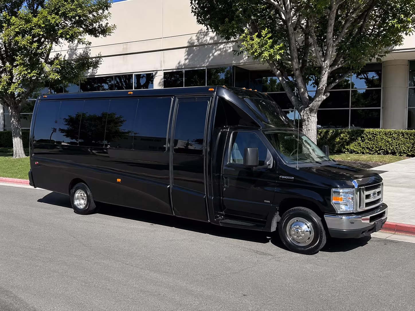 Chattanooga Concert & Music Festival Transportation party bus exterior