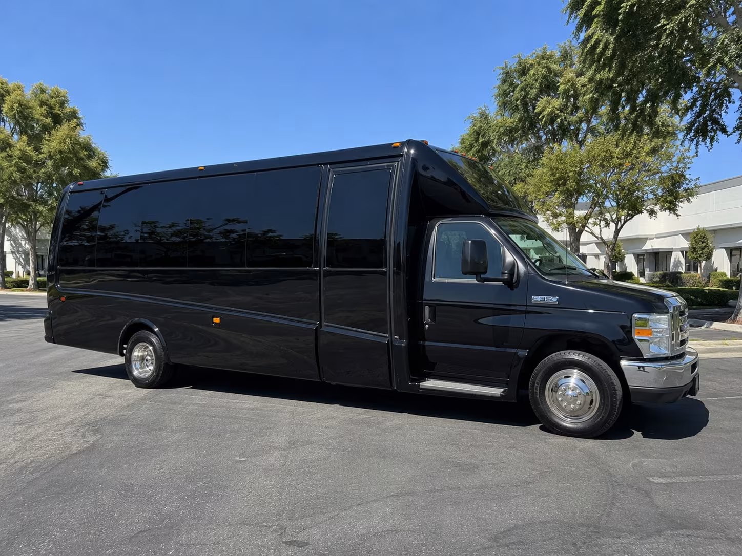 Cleveland Winery Tour & Pub Crawl Transportation