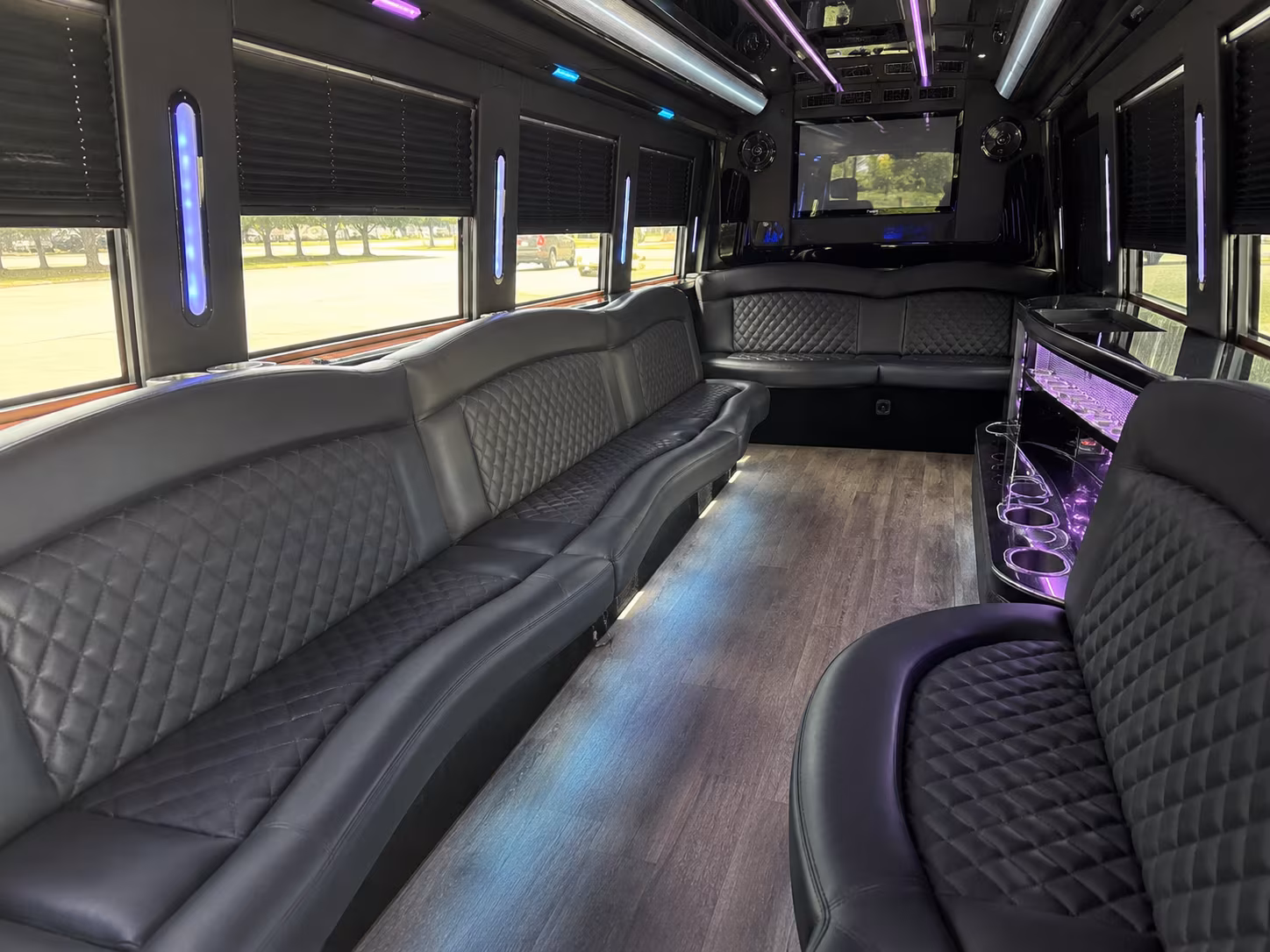 Knoxville Birthday, Sweet 16, & Quinceañera Party Bus Rentals